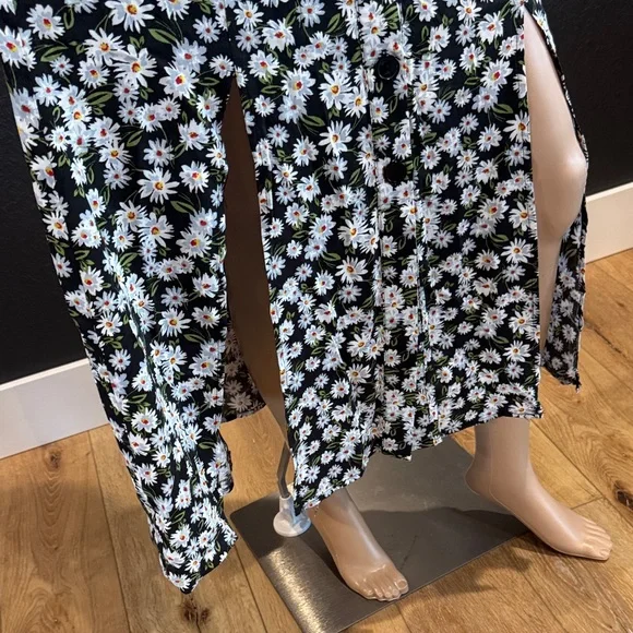 Floral Black and White double slit Women's Skirt medium - Picture 5 of 10